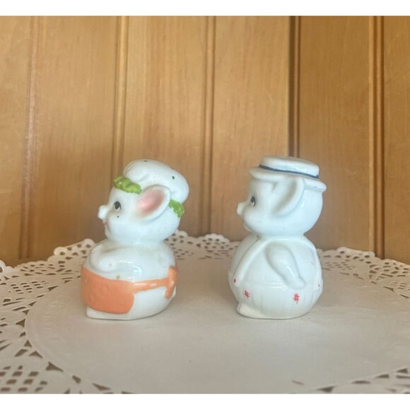 Vintage Anthropomorphic Pig Salt Pepper Shakers Set White Ceramic Top Hat Apron - Picture 2 of 6